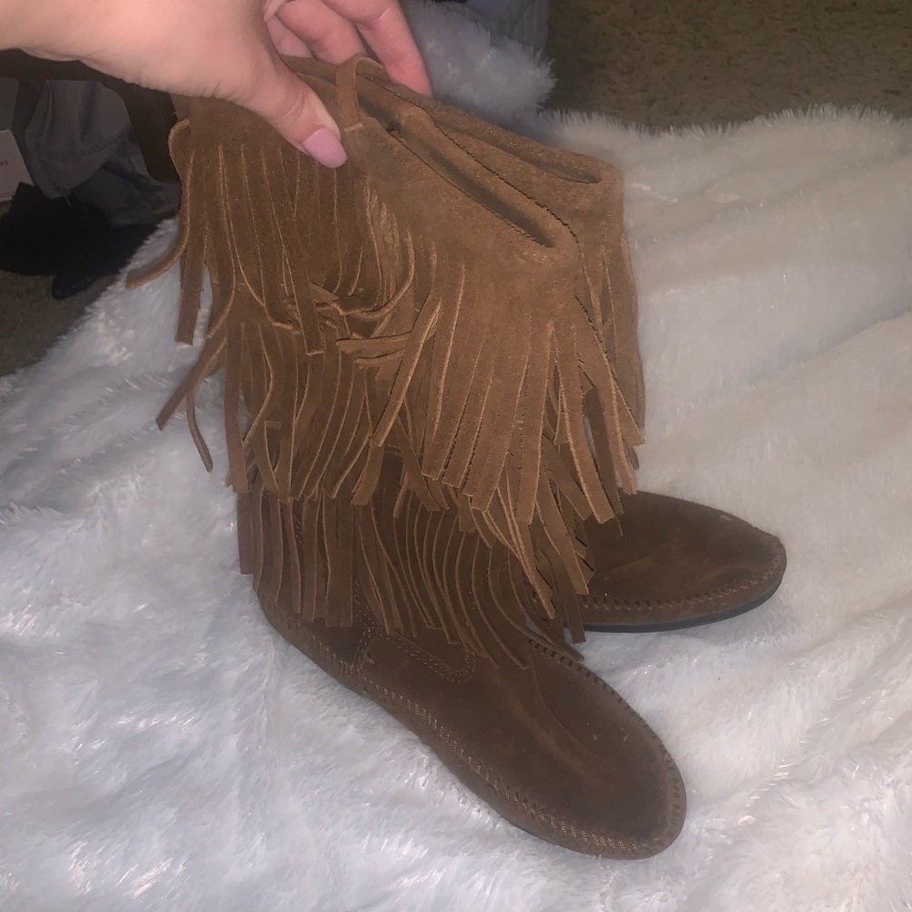 Minnetonka moccasin boots